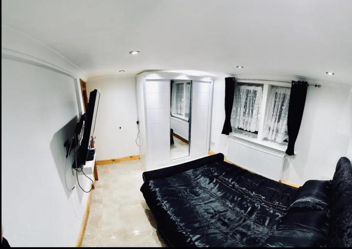 Stratford City Apartments Лондон Экстерьер фото