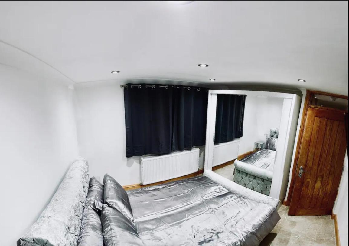 Stratford City Apartments Лондон Экстерьер фото